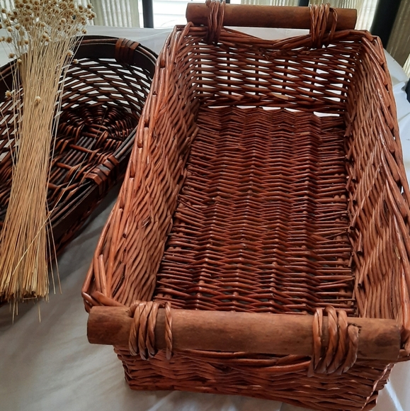 Large Wicker baskets - Picture 4 of 8